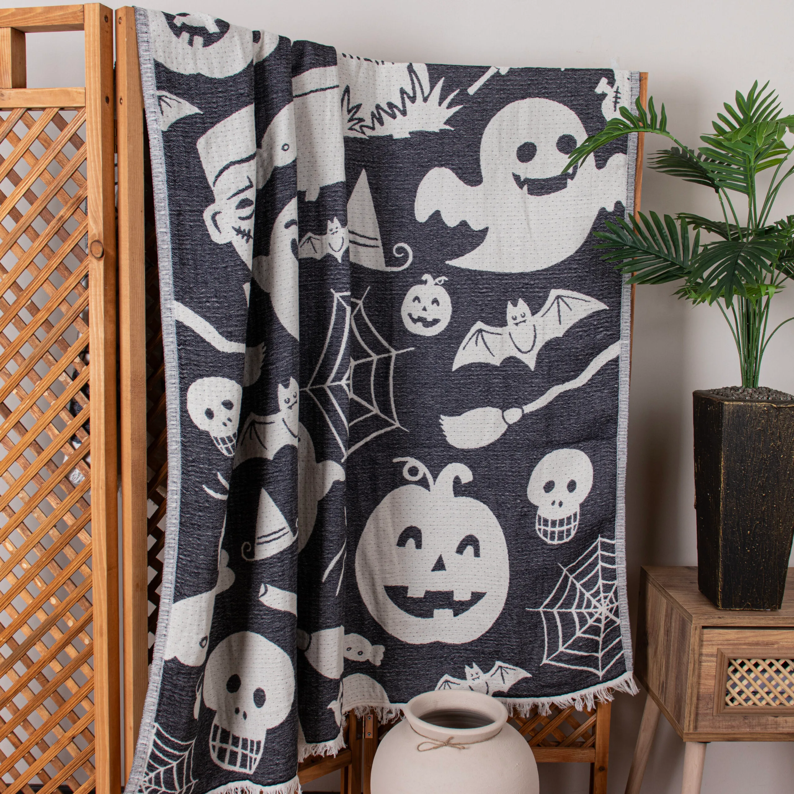 Hallowen Throw